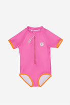 Girls Badeanzug kurzarm - Candy Pink – Vorderansicht – von KINDISCH, UV-Schutz